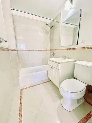 26-38 28 Street C3, Astoria, NY 11102