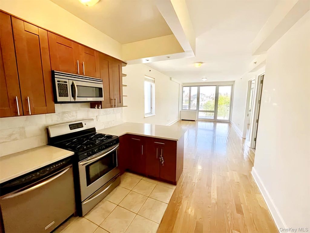 26-38 28 Street C3, Astoria, NY 11102