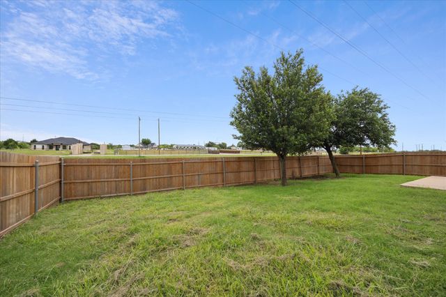 330 Broken Bow, Krum, TX 76249