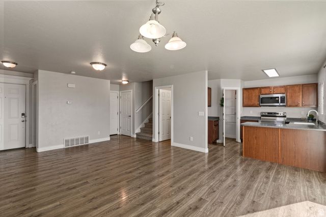 683 W SARATOGA CHASE DR, Saratoga Springs, UT 84045