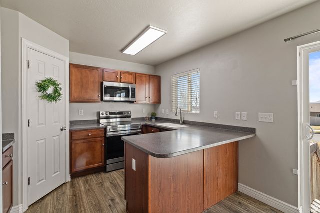 683 W SARATOGA CHASE DR, Saratoga Springs, UT 84045