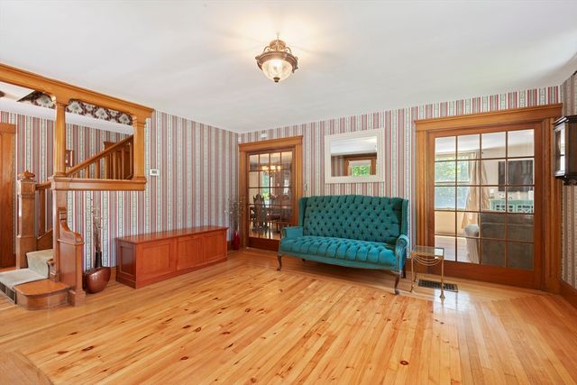 68 High Street, Northbridge, MA 01588