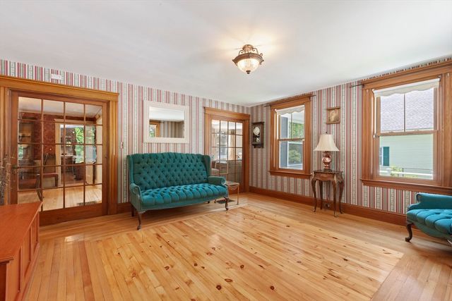 68 High Street, Northbridge, MA 01588
