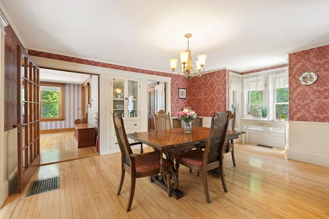 68 High Street, Northbridge, MA 01588