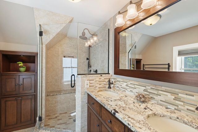 68 High Street, Northbridge, MA 01588