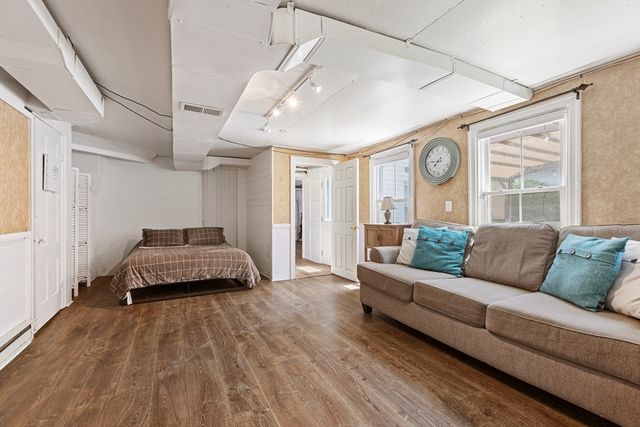 68 High Street, Northbridge, MA 01588