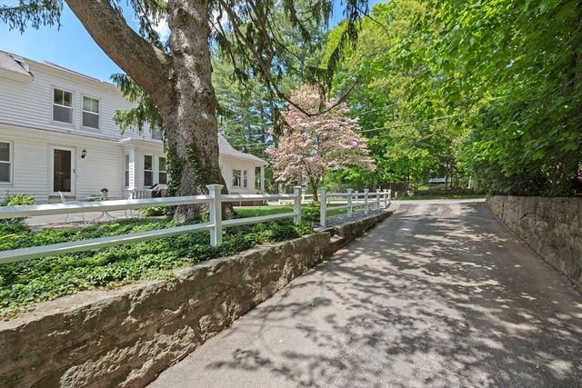 68 High Street, Northbridge, MA 01588