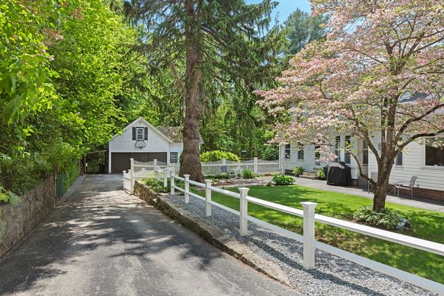 68 High Street, Northbridge, MA 01588