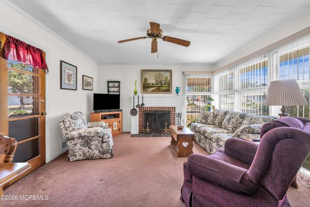 14 Larboard Street, Beachwood, NJ 08722