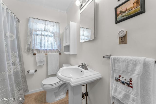 14 Larboard Street, Beachwood, NJ 08722