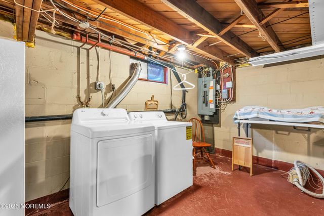 14 Larboard Street, Beachwood, NJ 08722