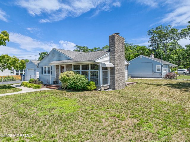 14 Larboard Street, Beachwood, NJ 08722
