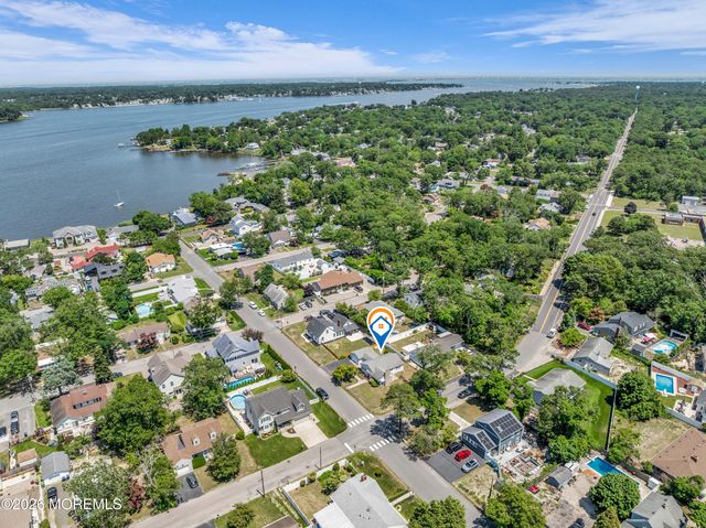 14 Larboard Street, Beachwood, NJ 08722