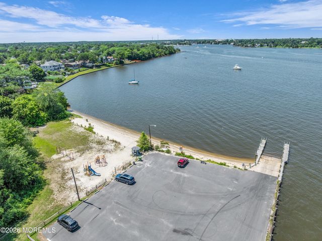 14 Larboard Street, Beachwood, NJ 08722