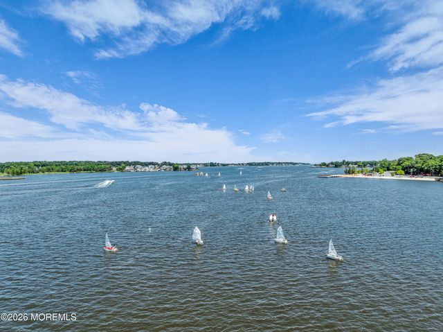 14 Larboard Street, Beachwood, NJ 08722