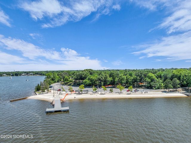 14 Larboard Street, Beachwood, NJ 08722
