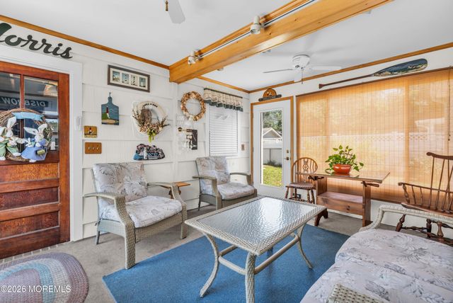14 Larboard Street, Beachwood, NJ 08722