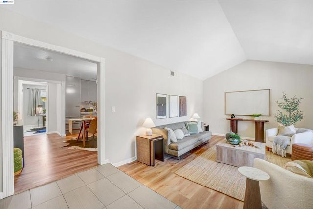 380 Springpark Cir, San Jose, CA 95136