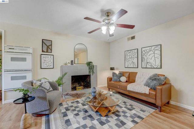 380 Springpark Cir, San Jose, CA 95136