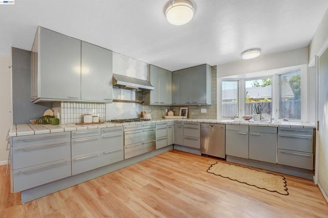 380 Springpark Cir, San Jose, CA 95136