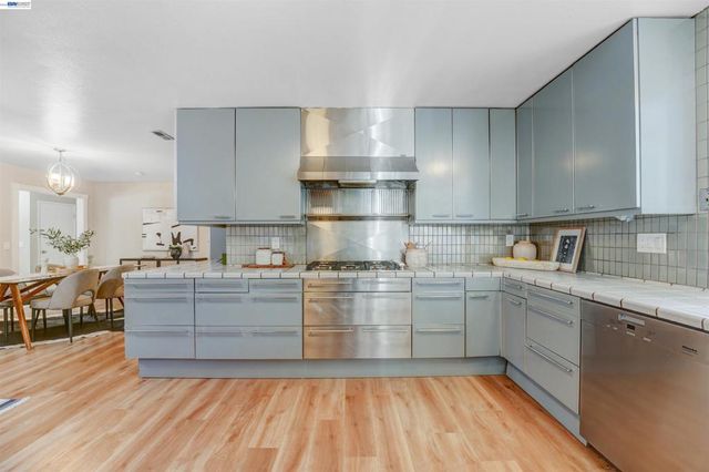 380 Springpark Cir, San Jose, CA 95136