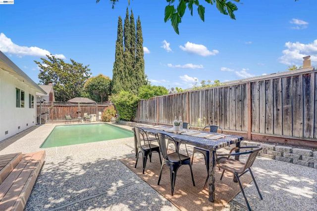 380 Springpark Cir, San Jose, CA 95136