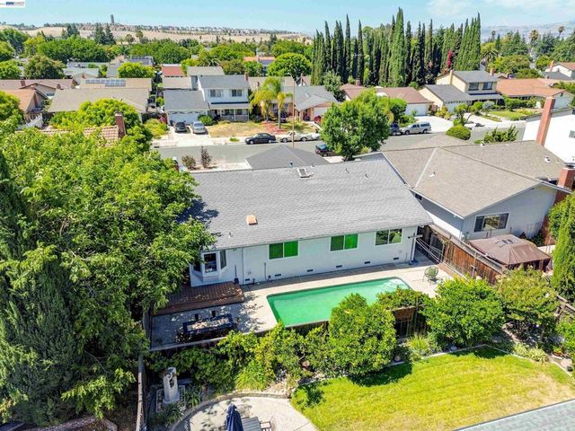 380 Springpark Cir, San Jose, CA 95136