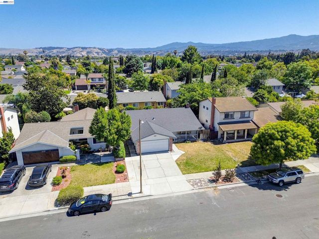 380 Springpark Cir, San Jose, CA 95136