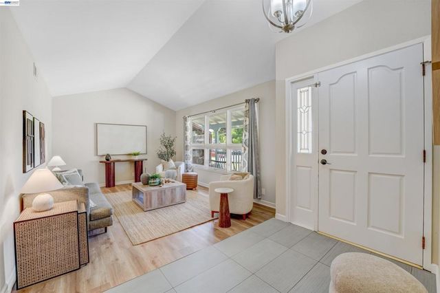 380 Springpark Cir, San Jose, CA 95136