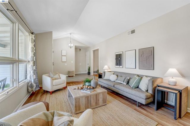380 Springpark Cir, San Jose, CA 95136