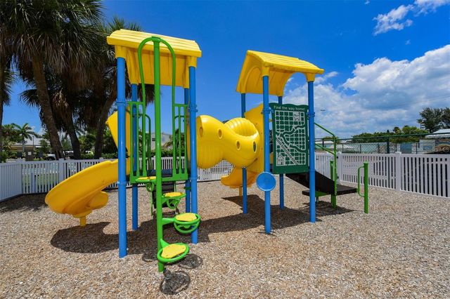 614 GLADSTONE LANE, Holmes Beach, FL 34217