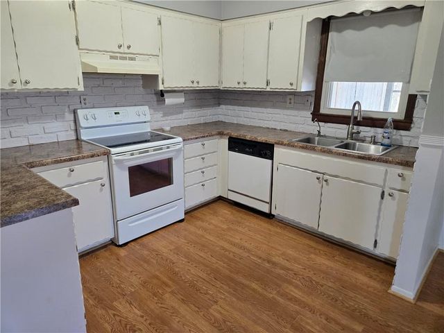 32188 Osawatomie Road, Paola, KS 66071