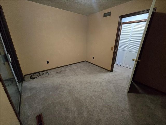 32188 Osawatomie Road, Paola, KS 66071