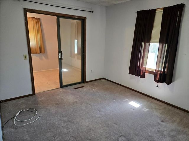 32188 Osawatomie Road, Paola, KS 66071