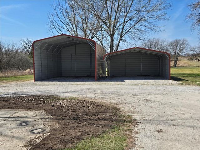 32188 Osawatomie Road, Paola, KS 66071