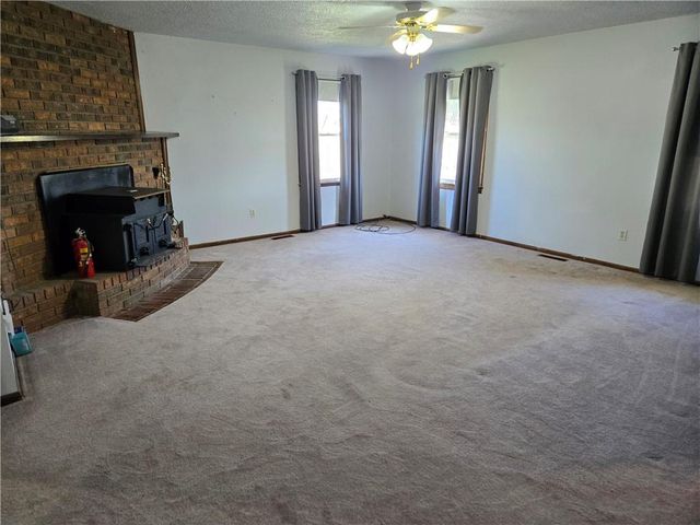 32188 Osawatomie Road, Paola, KS 66071