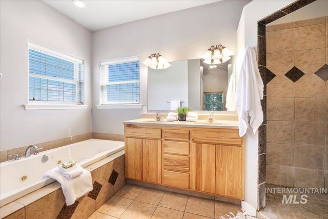 4036 N 2250 E, Filer, ID 83328