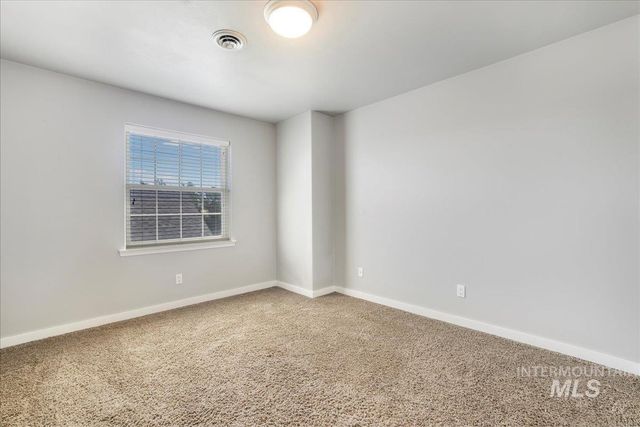 4036 N 2250 E, Filer, ID 83328