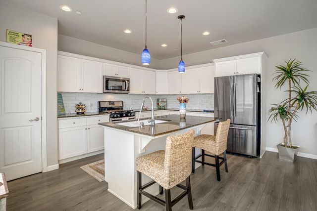 637 Soledad Avenue, Clovis, CA 93619