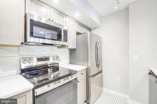 2111 WISCONSIN AVE NW #302, Washington, DC 20007