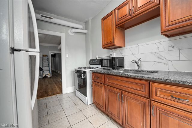 14120 Superior Road, Cleveland, OH 44118