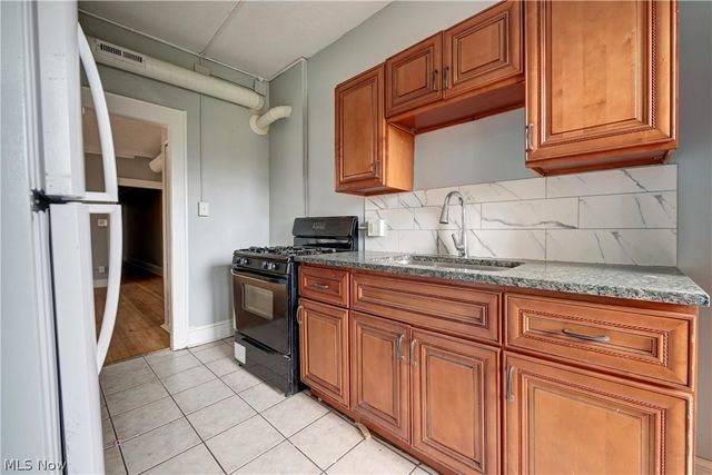 14120 Superior Road, Cleveland, OH 44118