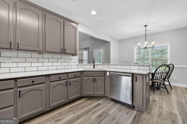 229 Hummingbird Court, Hampton, GA 30228