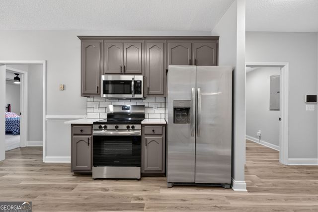 229 Hummingbird Court, Hampton, GA 30228