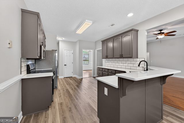 229 Hummingbird Court, Hampton, GA 30228