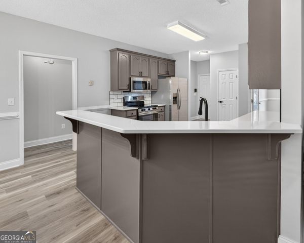 229 Hummingbird Court, Hampton, GA 30228