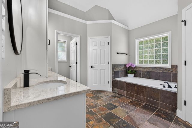 229 Hummingbird Court, Hampton, GA 30228