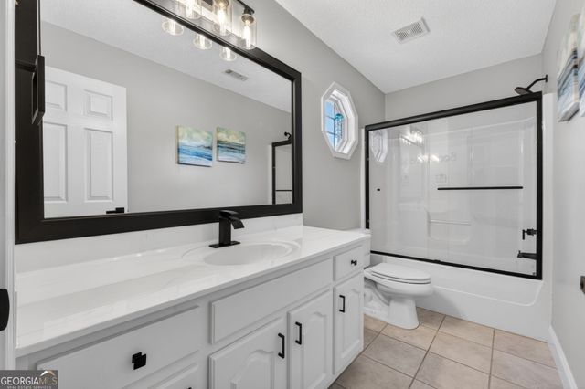 229 Hummingbird Court, Hampton, GA 30228