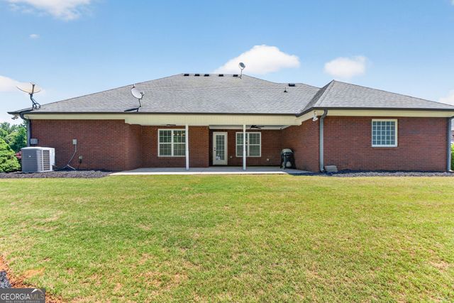 229 Hummingbird Court, Hampton, GA 30228