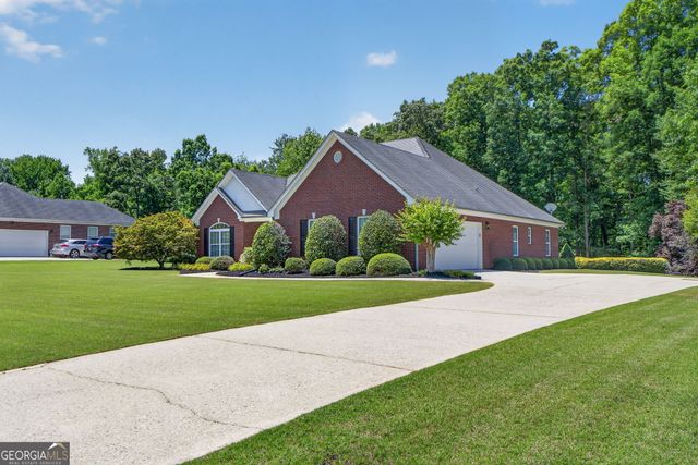 229 Hummingbird Court, Hampton, GA 30228